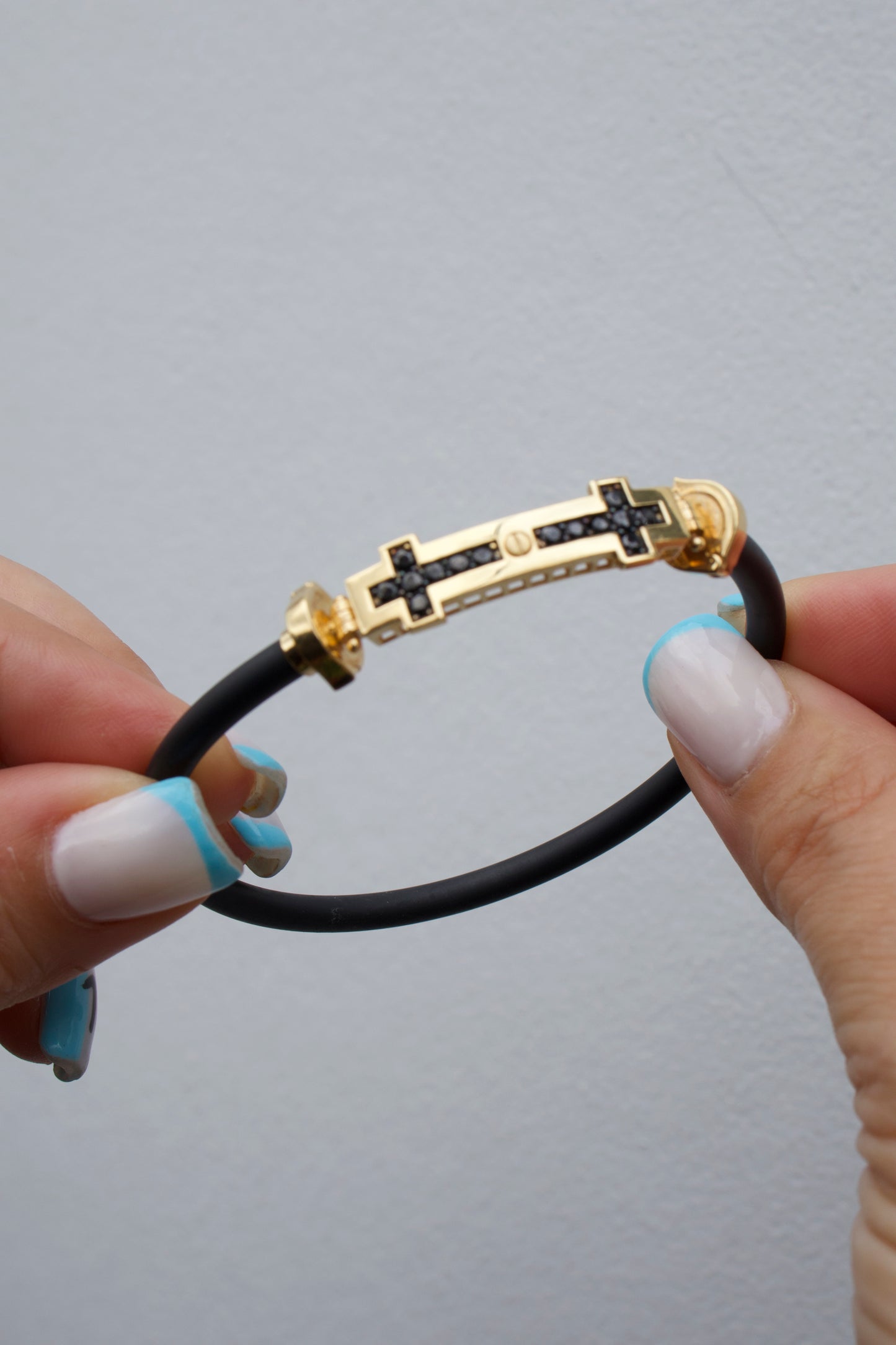 Pulsera Goma Cruces Caballero — Oro Italiano 18k