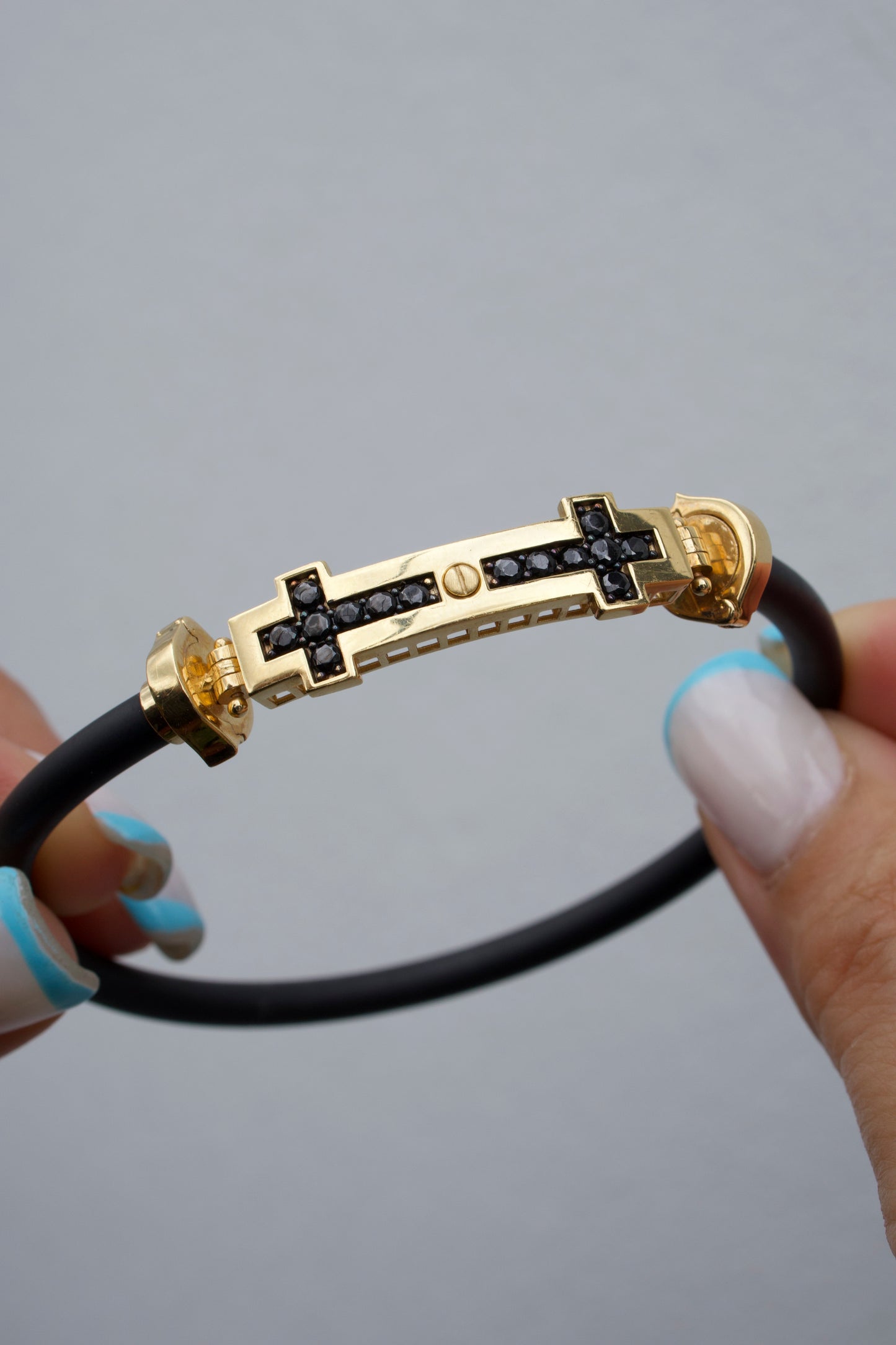 Pulsera Goma Cruces Caballero — Oro Italiano 18k